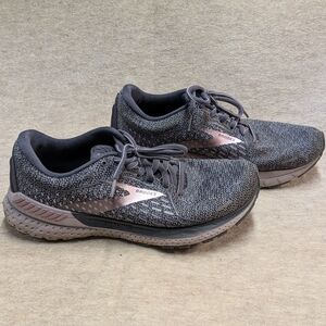 Brooks Adrenaline 21 Women's Size 10 Running Shoes Gray & Pink Good Condition!